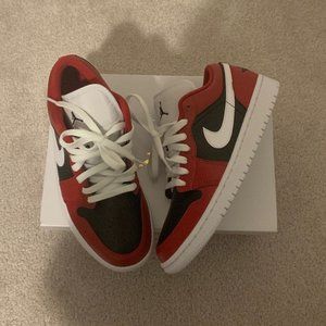 Jordan 1 Low Chicago flip